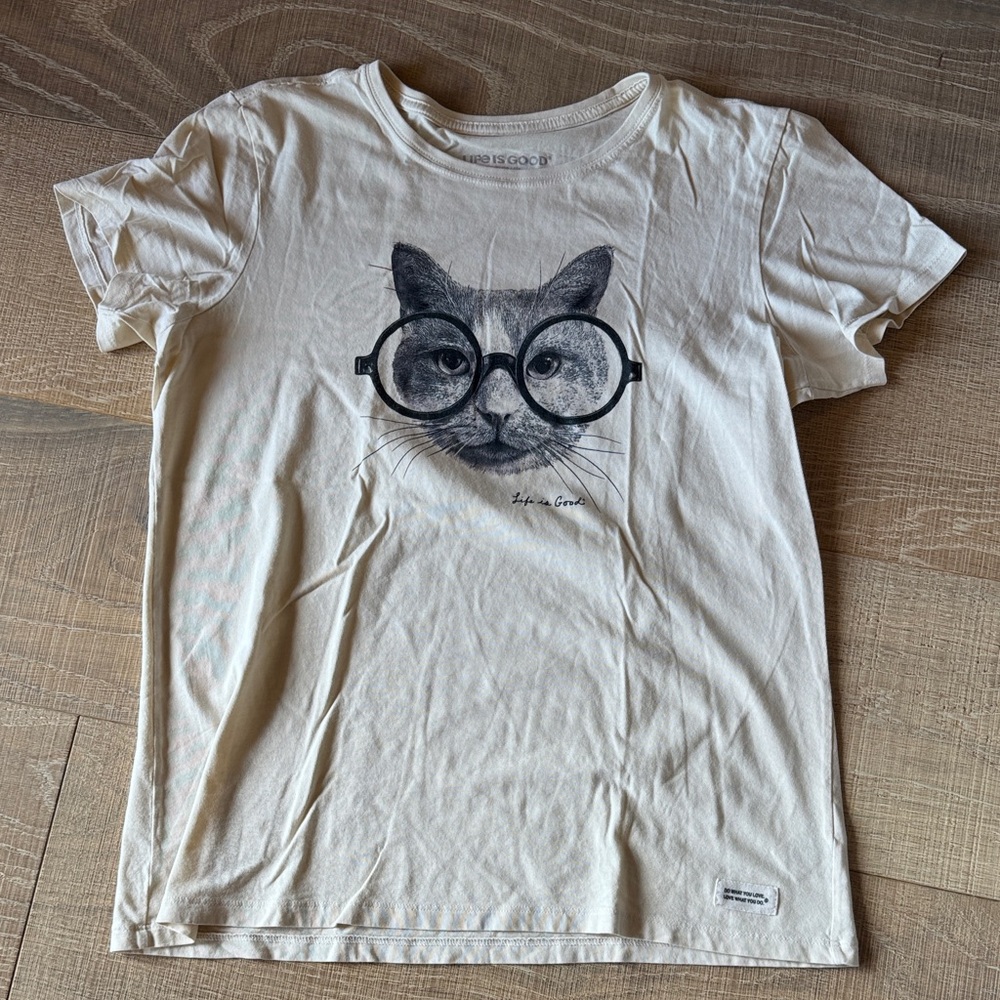 Life Is Good Cream Crusher-lite T‑Shirt with Black Cat Graphic